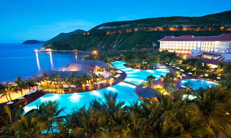 resort-nha-trang-co-bai-bien-rieng